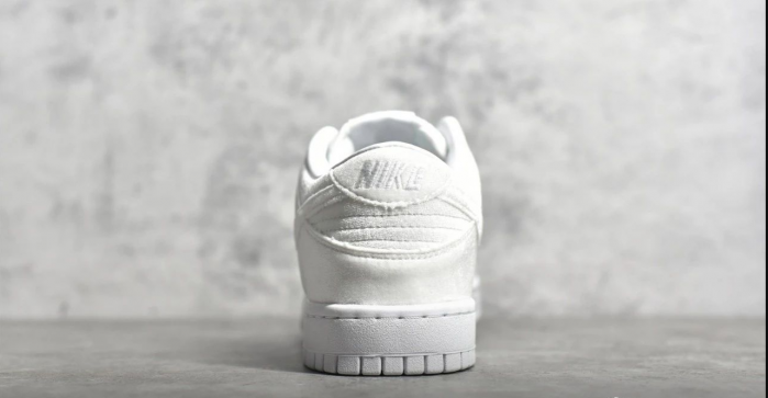 NIKE SB DUNK LOW White Goose down DH2686-100