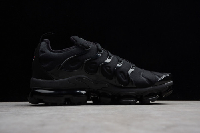 NIKE AIR VAPORMAX PLUS TRIPLE BLACK 924453-004