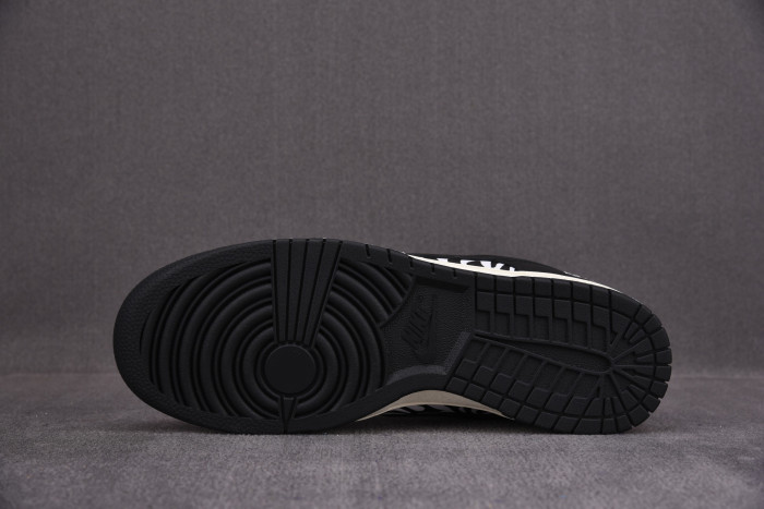 Nike SB Dunk Low OG QS Quartersnacks Zebra DM3510-001