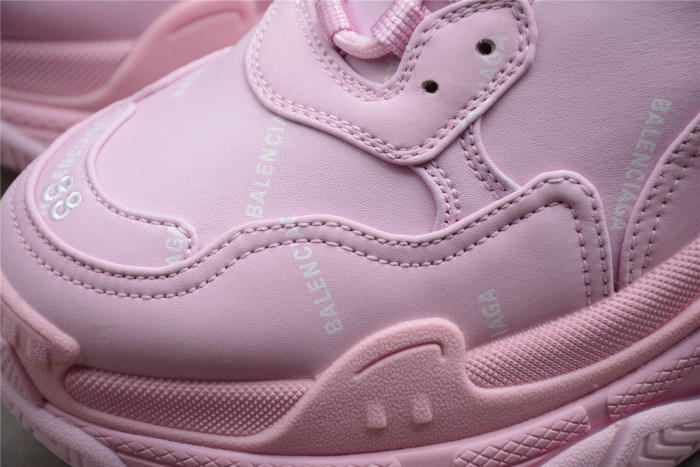 Balenciaga Wmns Triple S Sneaker 