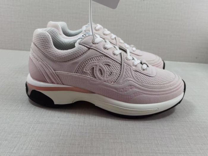 CHANEL sneaker