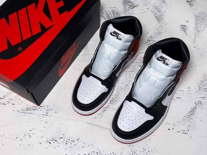 Jordan 1 Retro High Satin Black Toe (W) CD0461-016