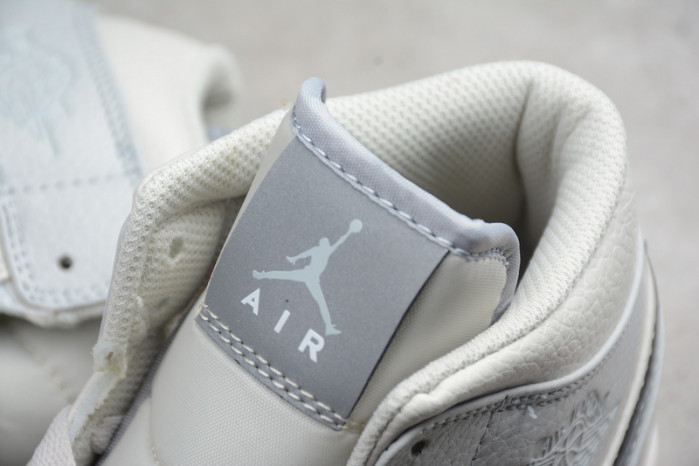 Jordan 1 Mid Light Bone 852542-003