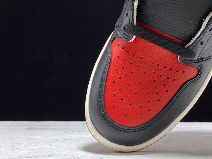 Jordan 1 Retro High Bred Toe 555088-610