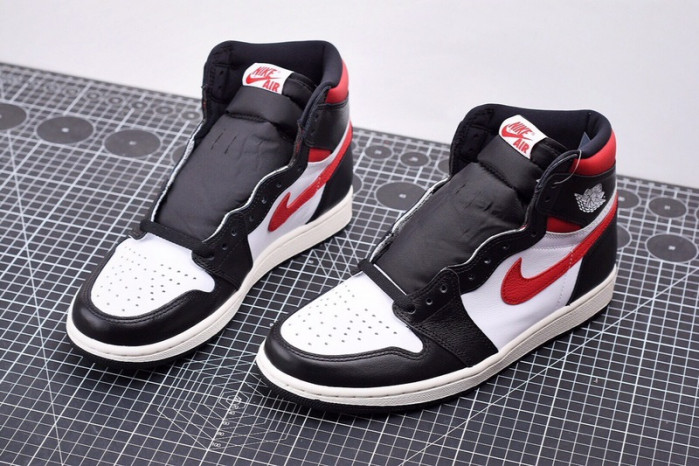JORDAN 1 RETRO HIGH BLACK GYM RED 555088-061