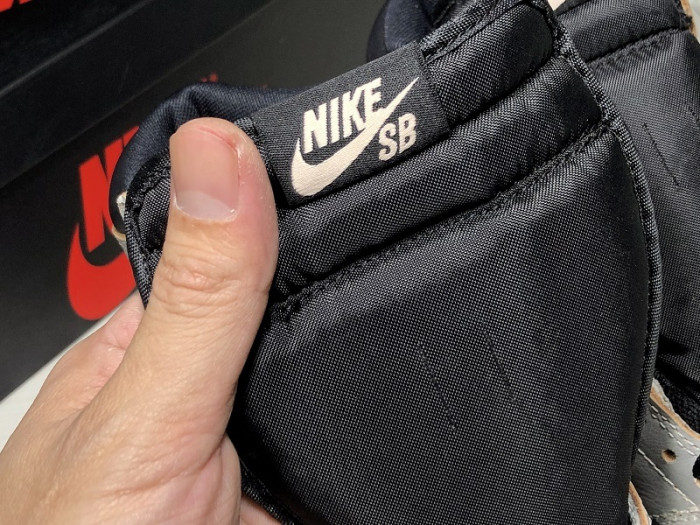 Jordan 1 Retro High OG Defiant SB NYC to Paris CD6578-006