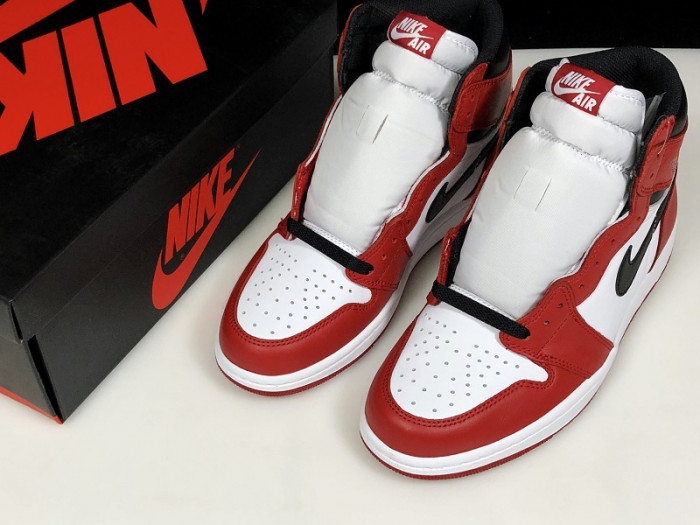 Jordan 1 Retro Chicago (2015) 555088-101
