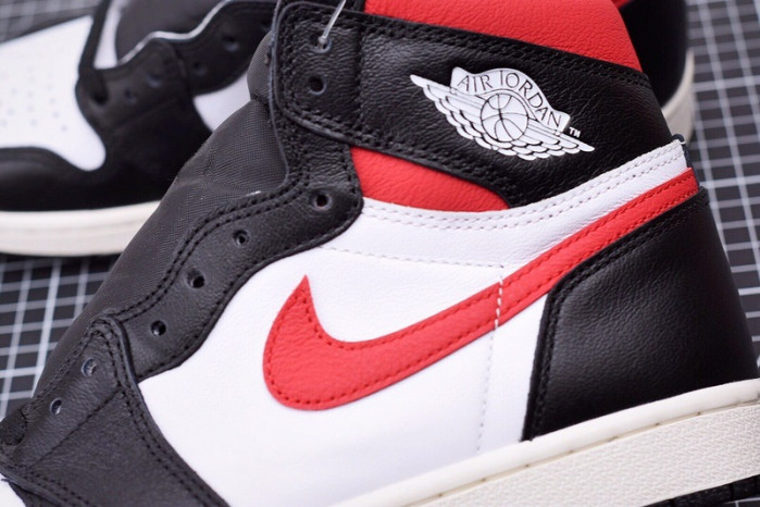 JORDAN 1 RETRO HIGH BLACK GYM RED 555088-061