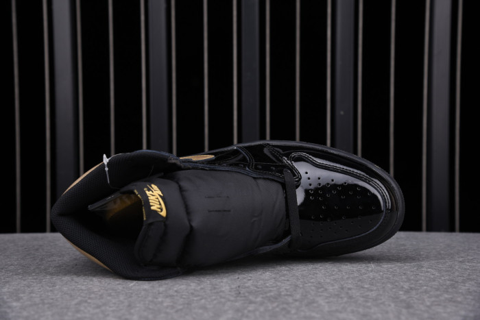 Jordan 1 Retro High Black Metallic Gold (2020) 555088-032