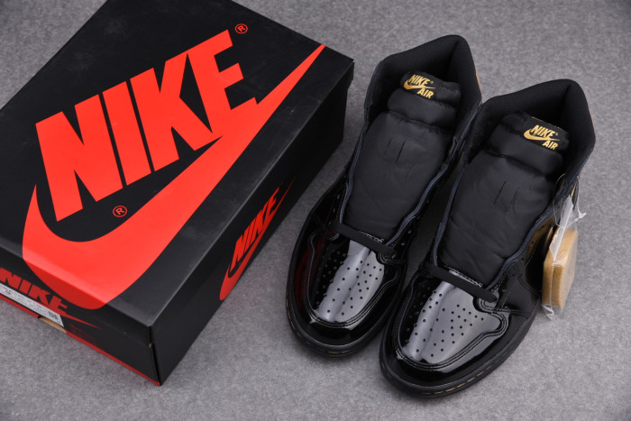 Jordan 1 Retro High Black Metallic Gold (2020) 555088-032