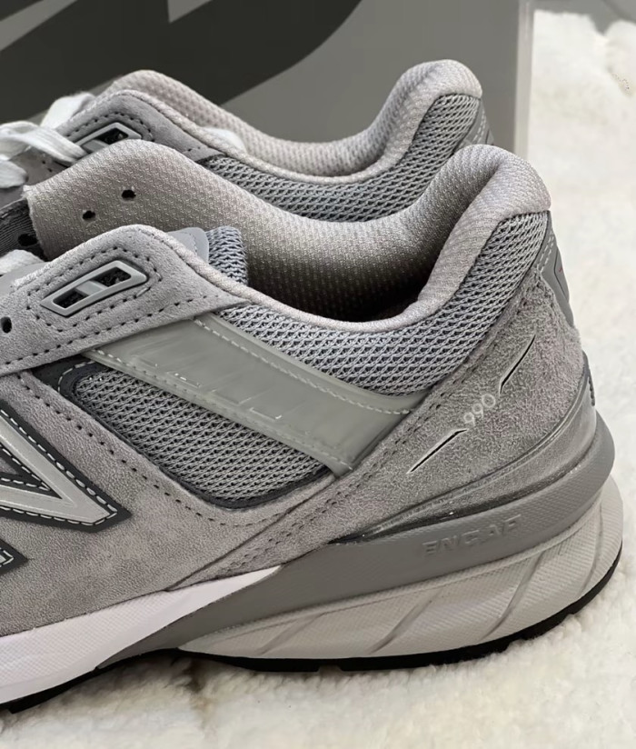 New Balance 990v5 Grey
