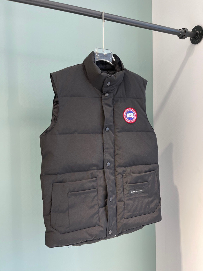 Can*a Go*e down waistcoat