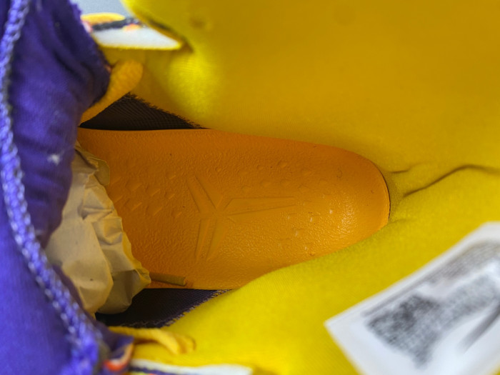 Kobe 9 Elite “Team” 630847-500