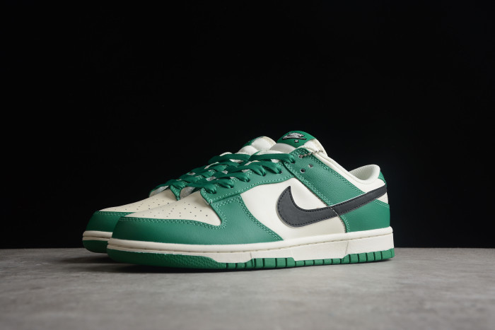 Nike Dunk Low SE Lottery Pack Malachite Green  DR9654-100