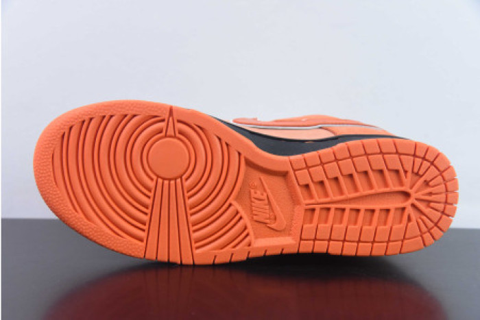 CONCEPTS X NIKE SB DUNK LOW 