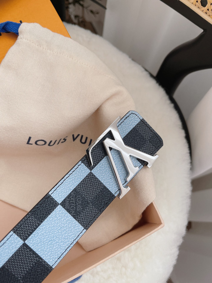 LOUI VUITTO BELT-4CM