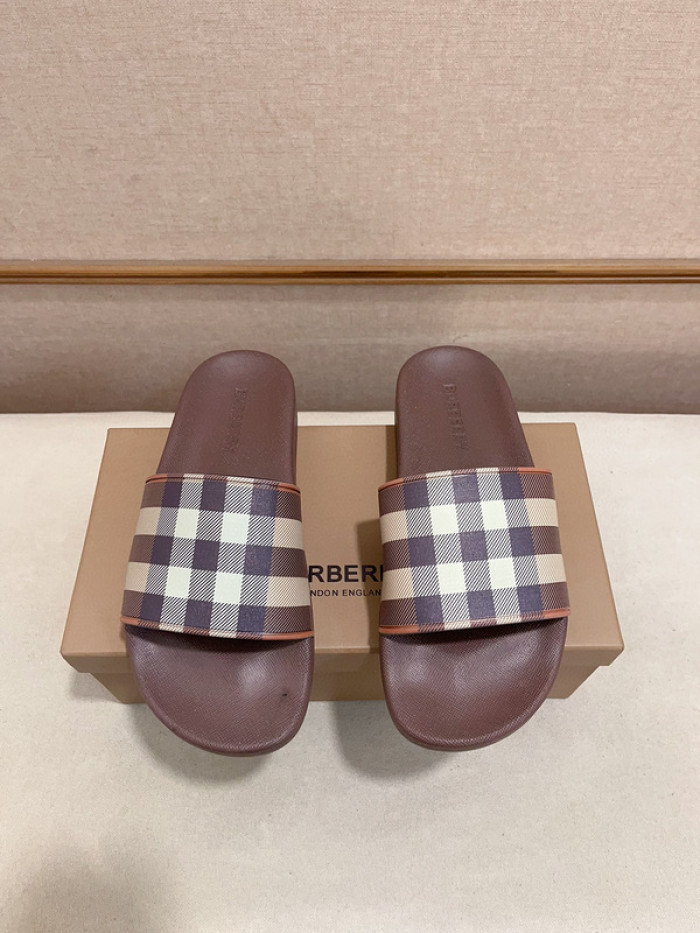 BURBERRY SLIDES