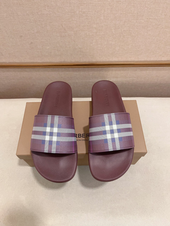 BURBERRY SLIDES