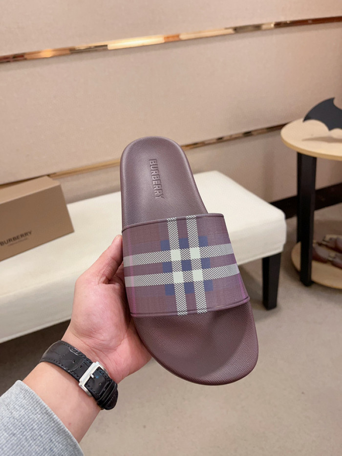 BURBERRY SLIDES
