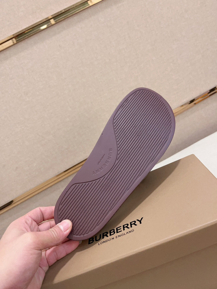 BURBERRY SLIDES
