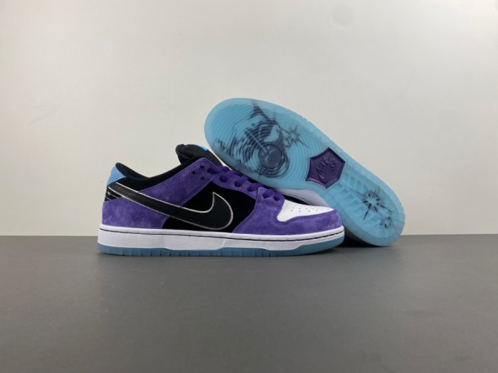 NIKE SB DUNK LOW HAYLEY WILSON HJ0513-500