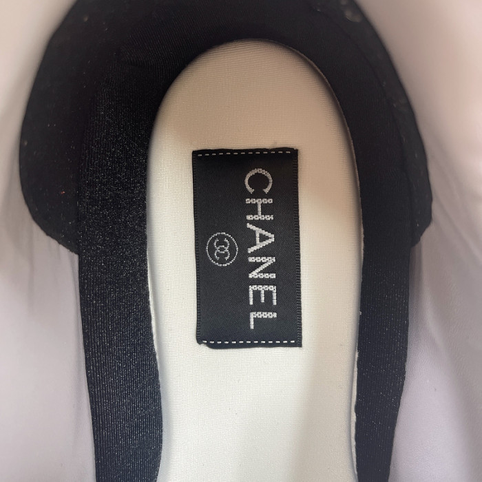 CHANEL sneaker