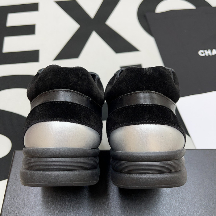 CHANEL sneaker