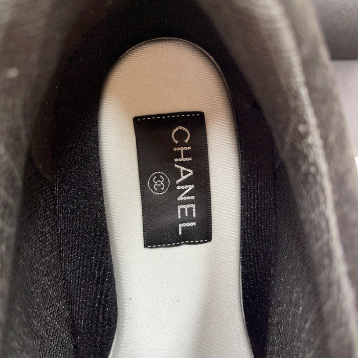 CHANEL sneaker