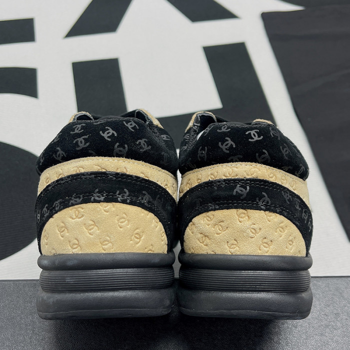 CHANEL sneaker