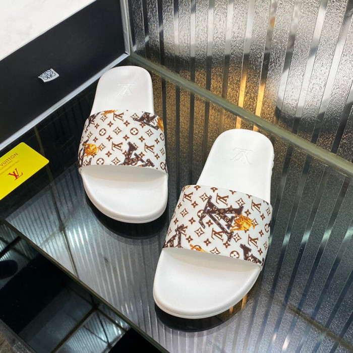 LO** VUI* SANDALS