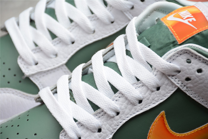 Nike Dunk Low NY vs. NY DN2489-300