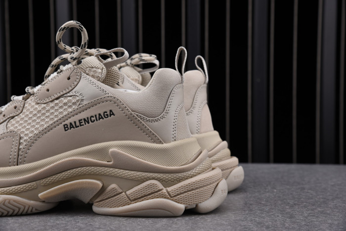 Balenciaga Triple S Beige (W) 524039W2FW19700