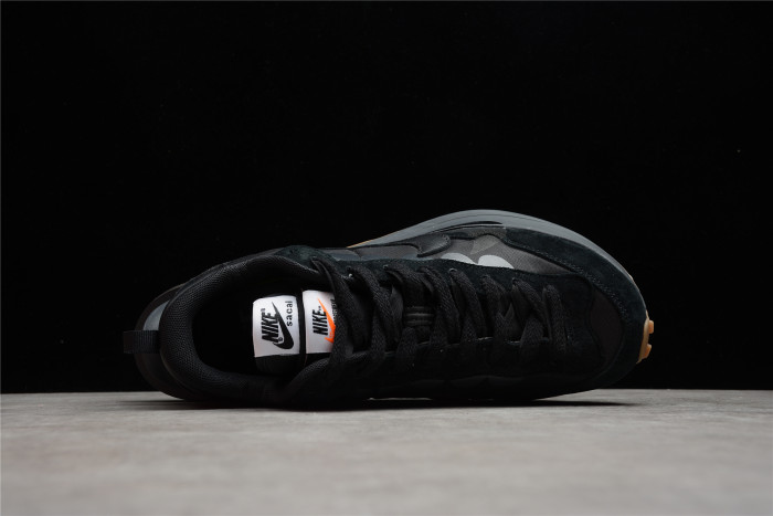NIKE VAPORWAFFLE SACAI BLACK GUM DD1875-001